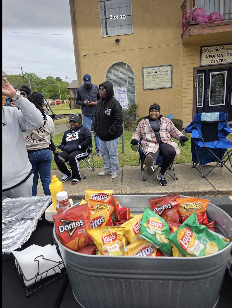 Chill & Grill Riverside Enjoying the Day!