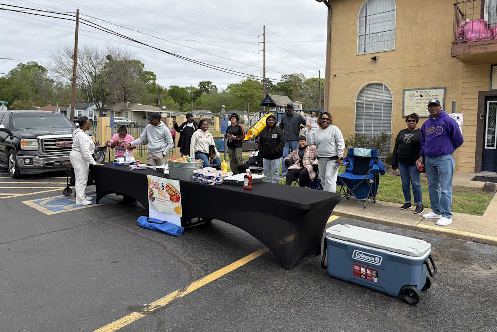 Chill & Grill Riverside - Enjoying